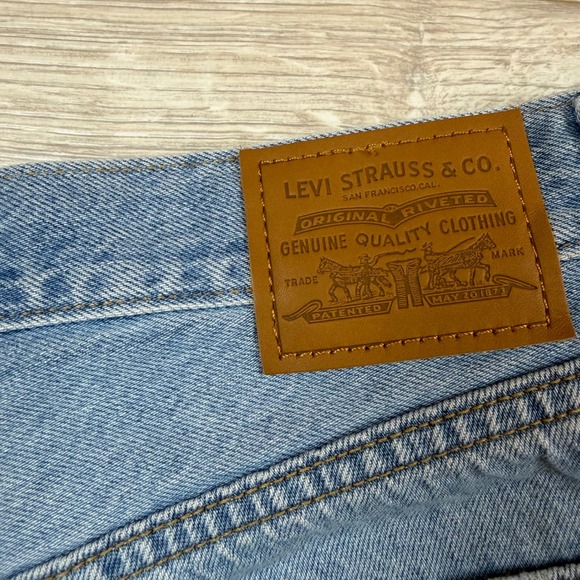 Levis Premium Ribcage Shorts Womens 29 Light Wash High Rise Distressed Denim - Picture 10 of 10